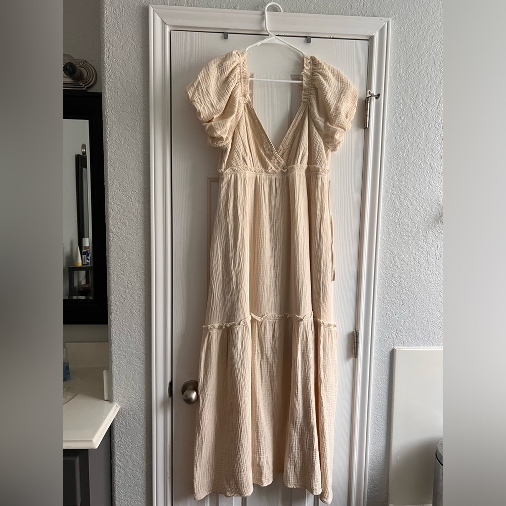 Listicle Cream Puff-Sleeve Maxi Dress